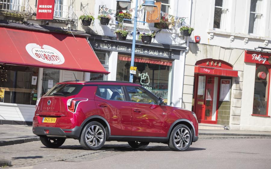  SsangYong Tivoli Ultimate 2020 года  (UK) (фото 16 из 63)